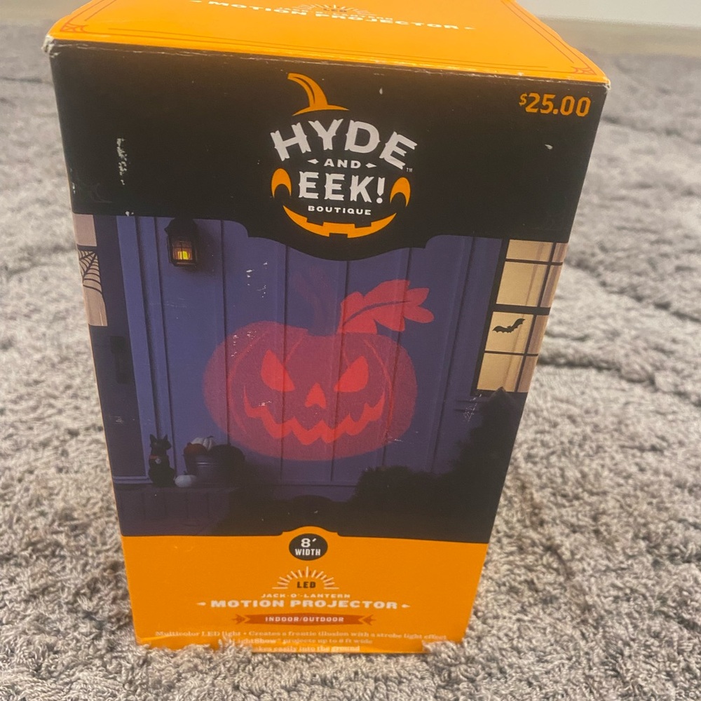 Hyde and Eek! 8’ Width LED Jack-o’-Lantern Motion Projector-Indoor/Outdoor